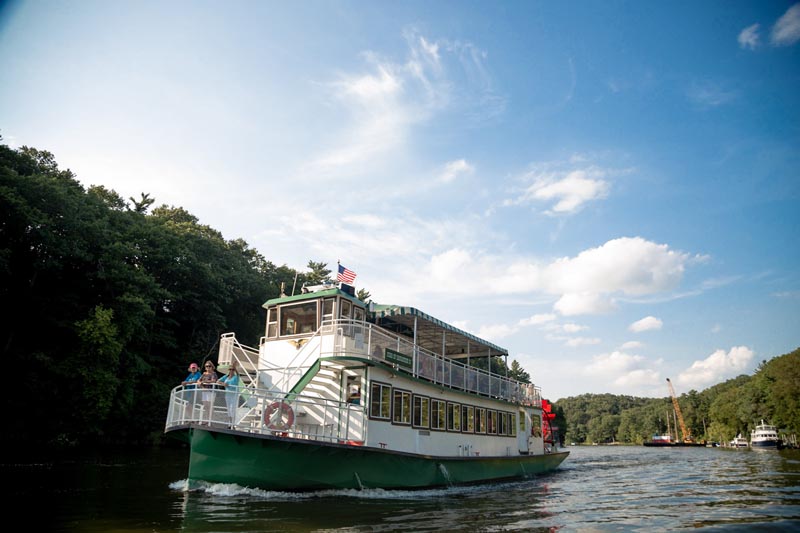 Star Of Saugatuck Boat Cruises 01