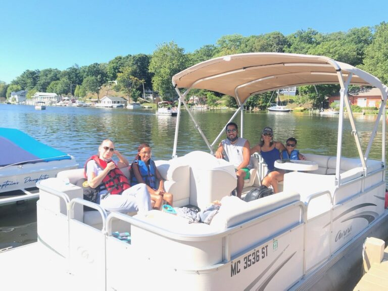 Retro Boat Pontoon Rentals
