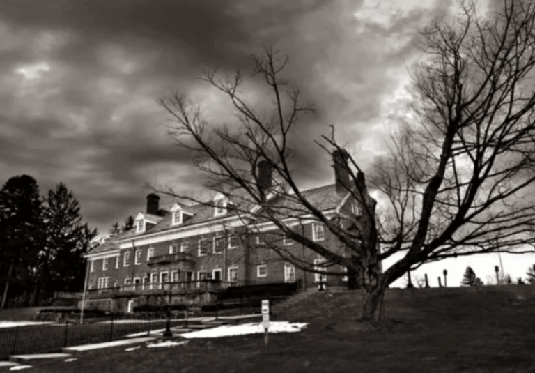 Spooky Self-Guided Tours at the Felt Mansion