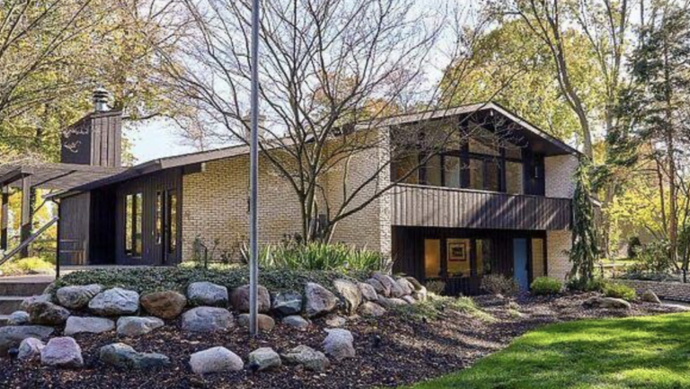 Mid-Century Modern at the Lakeshore